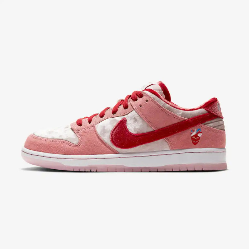 Nike SB Dunk Low StrangeLove Skateboards (CT2552-800)