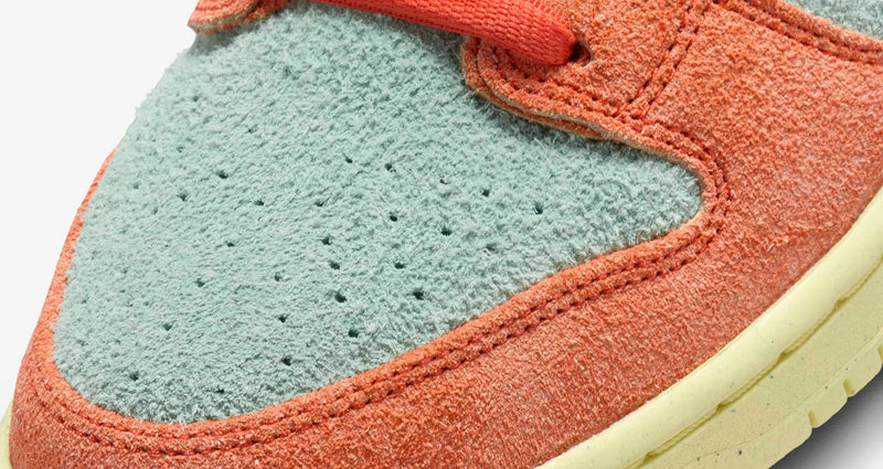 Nike SB Dunk Low Orange Emerald Rise (DV5429-800)